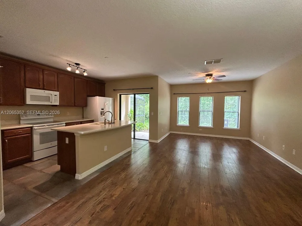 6018 TIVOLI GARDENS BLVD Orlando, FL 32829