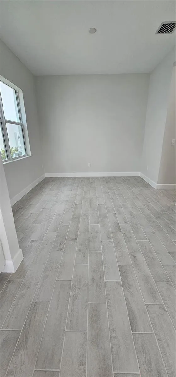 5461 EMPIRE DRIVE 