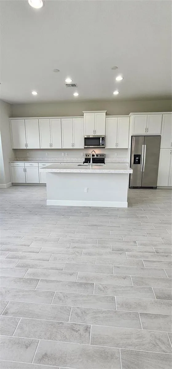 5461 EMPIRE DRIVE 
