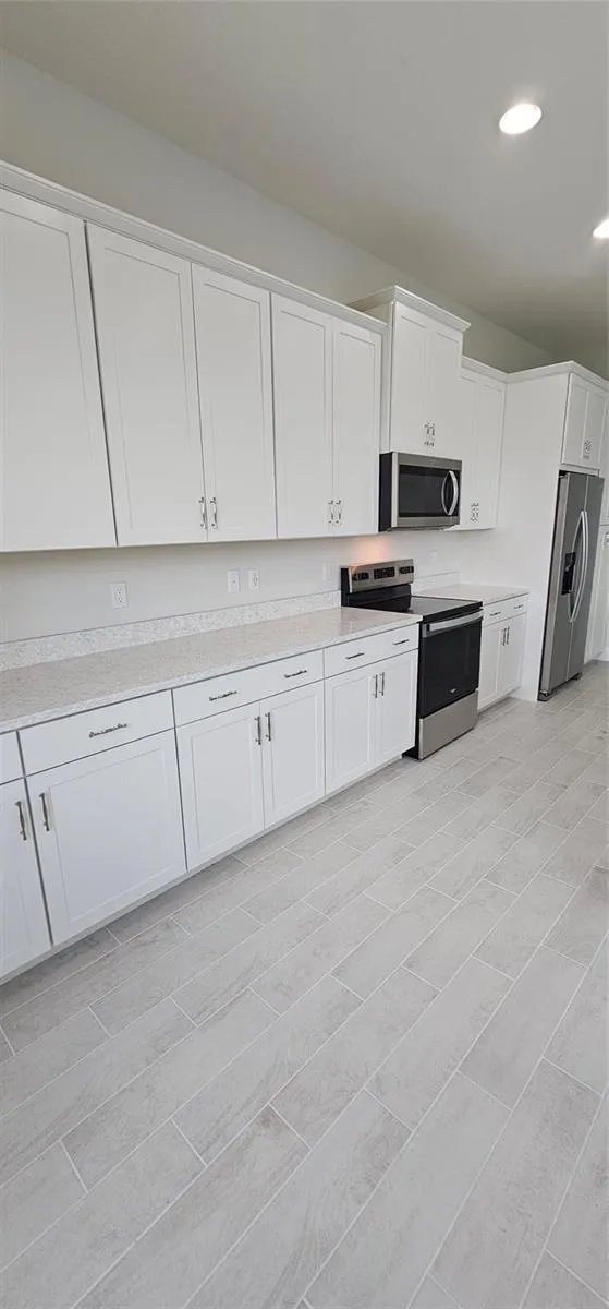 5461 EMPIRE DRIVE 