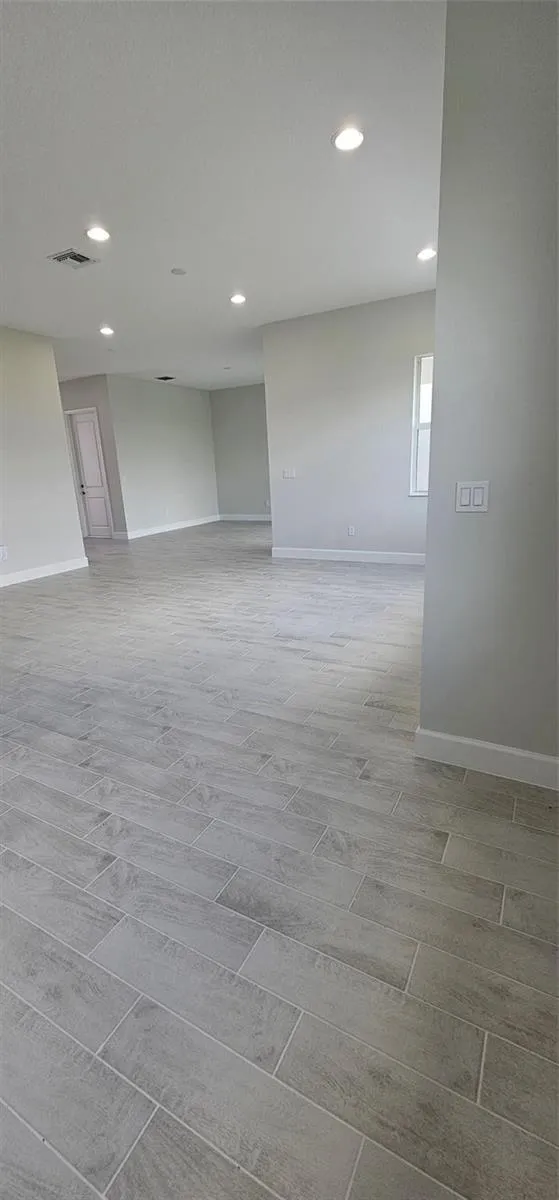 5461 EMPIRE DRIVE 