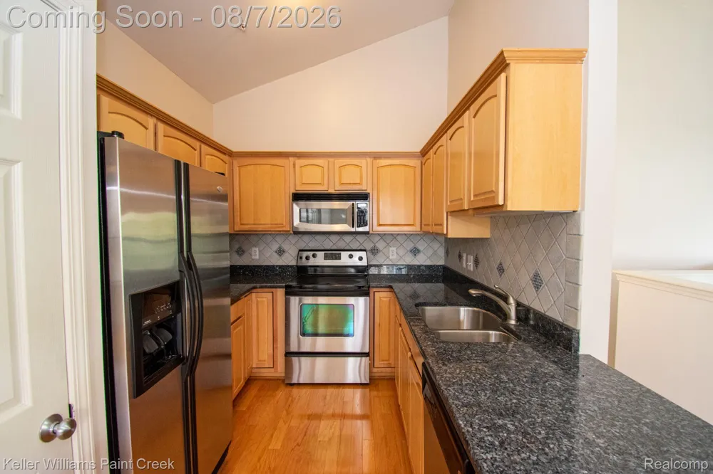 25564 PORTICO LANE #84 Novi City, MI 48375