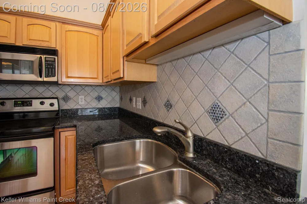 25564 PORTICO LANE #84 Novi City, MI 48375