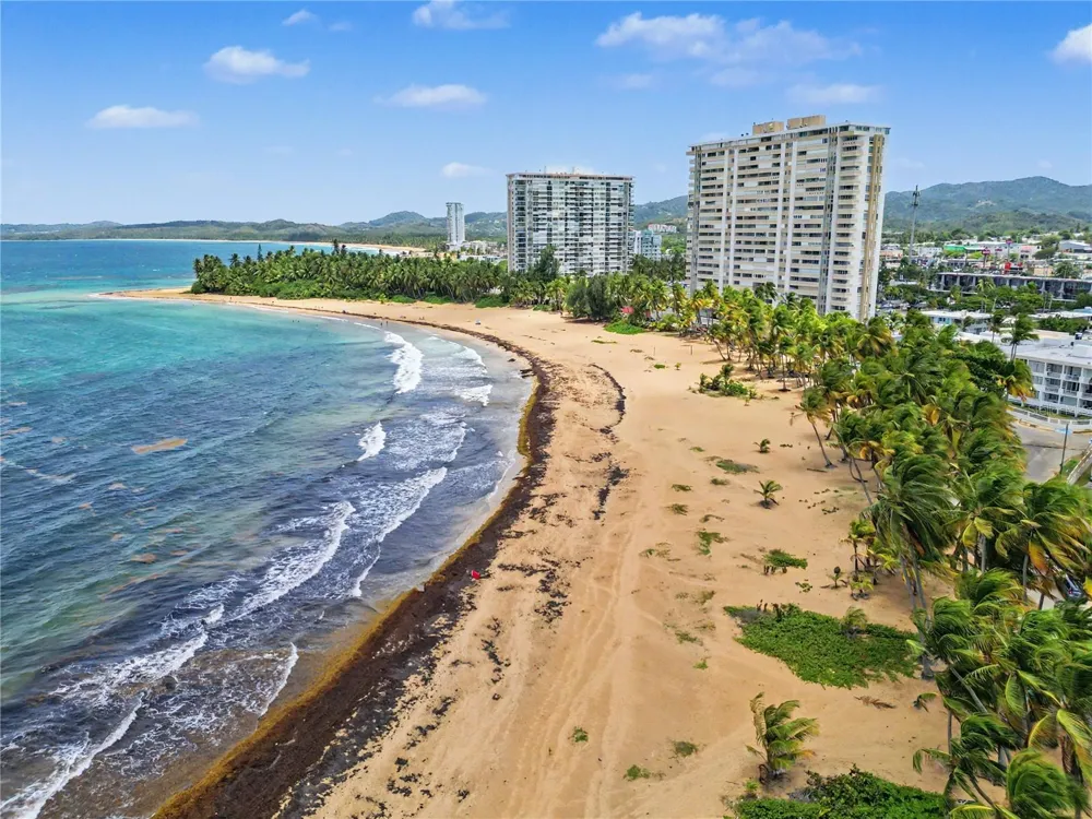 302 OCEAN DRIVE #302 Luquillo, PR 00773