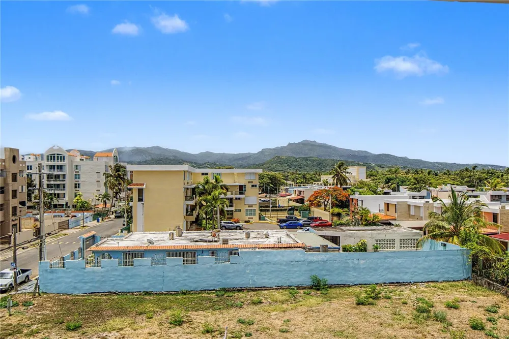 302 OCEAN DRIVE #302 Luquillo, PR 00773