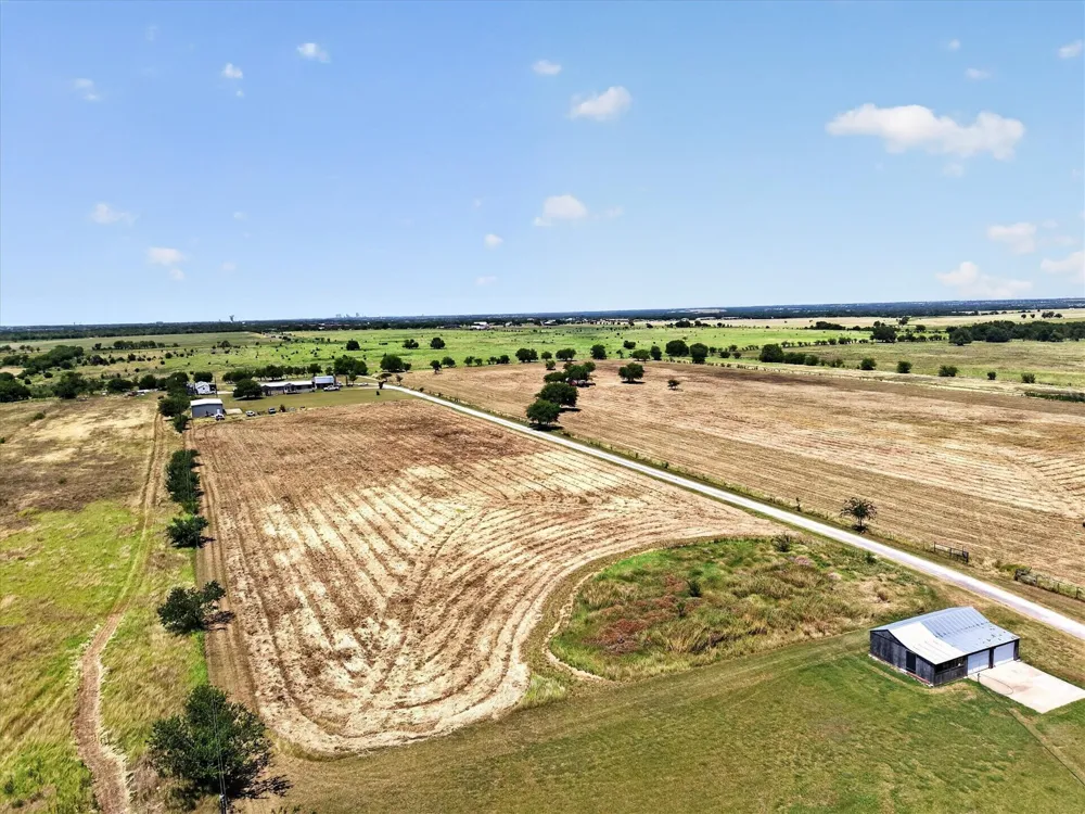 1495 Lone Elm Road #B Waxahachie, TX 75167