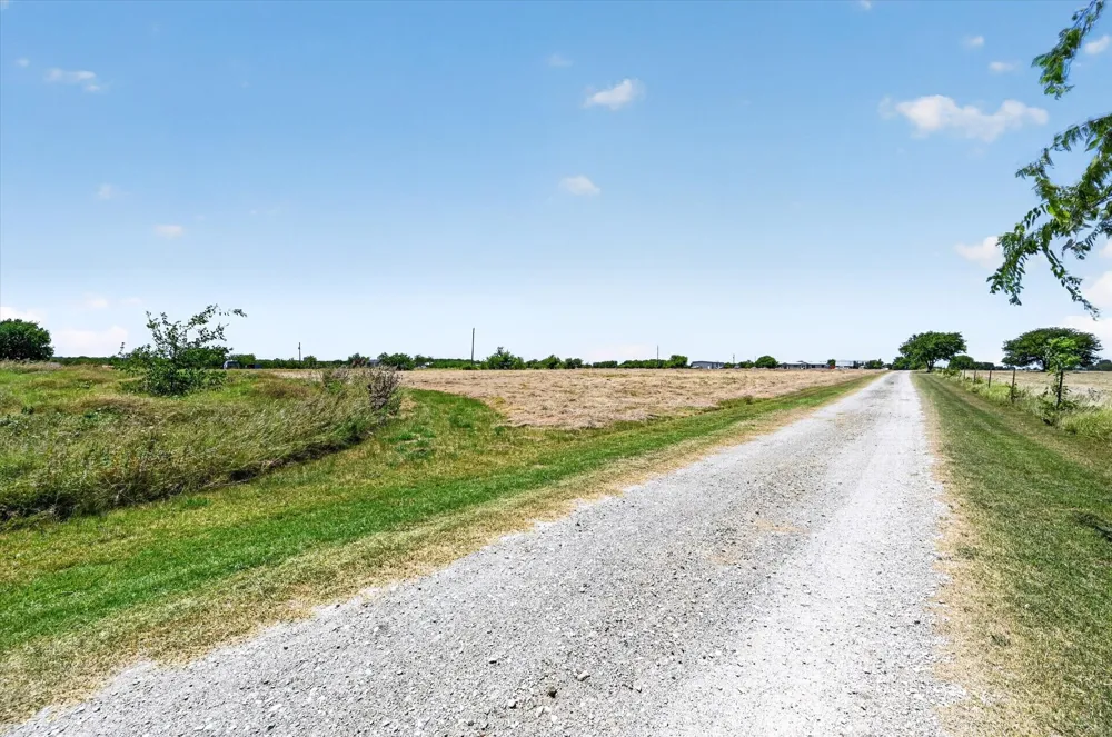 1495 Lone Elm Road #B Waxahachie, TX 75167