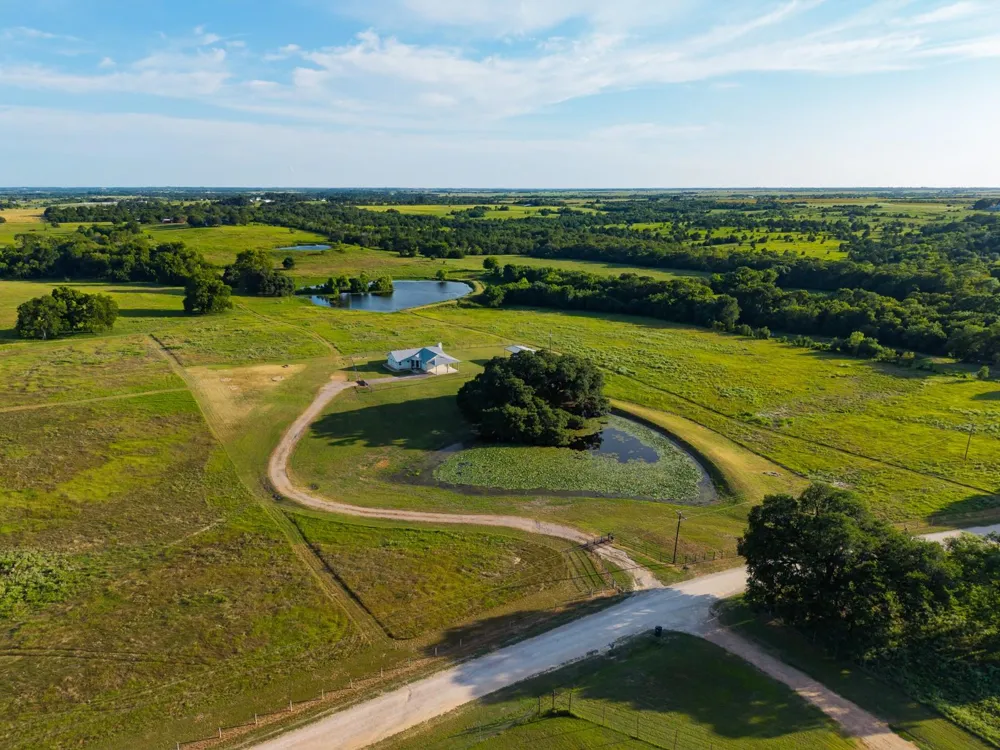 8437 Tottenham Road Chappell Hill, TX 77426