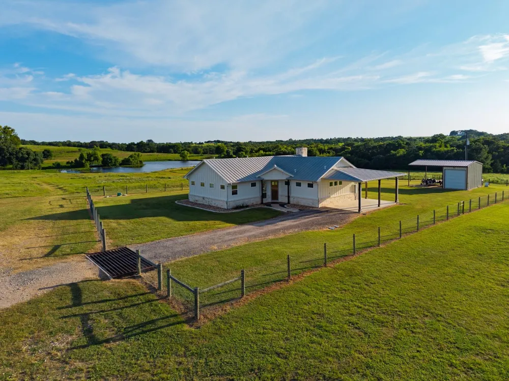 8437 Tottenham Road Chappell Hill, TX 77426