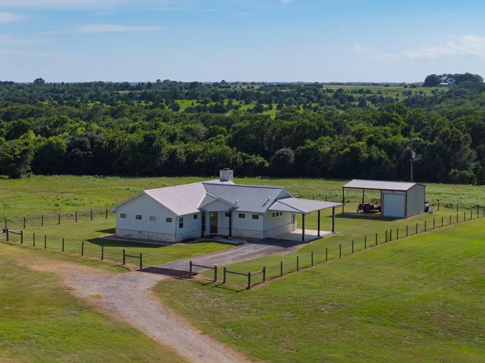 8437 Tottenham Road Chappell Hill, TX 77426
