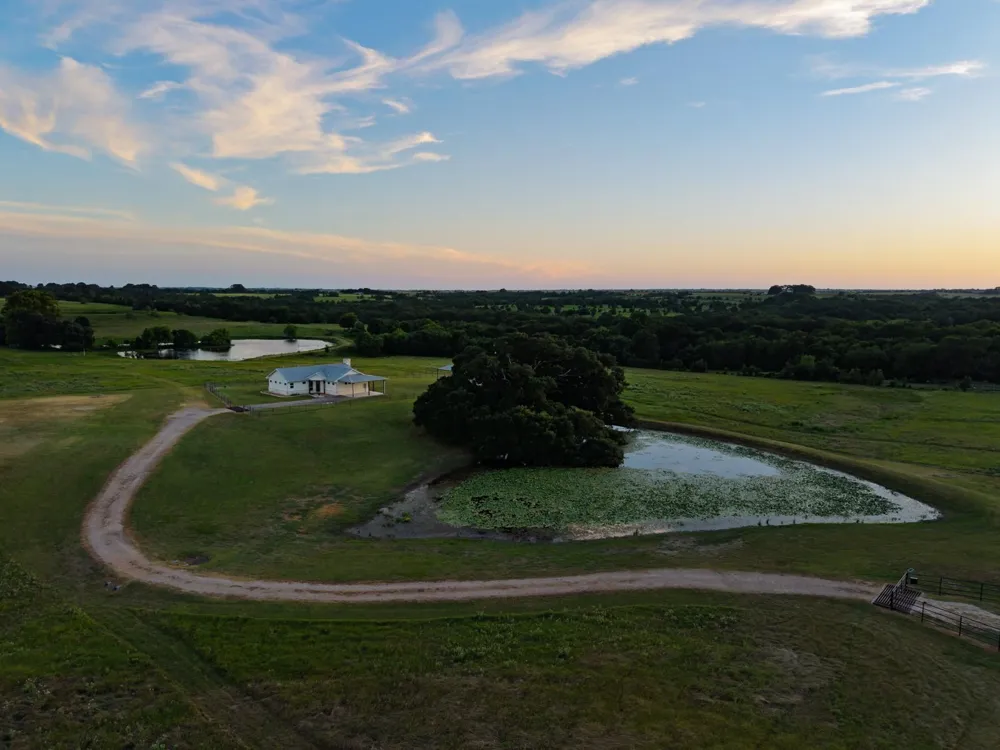 8437 Tottenham Road Chappell Hill, TX 77426