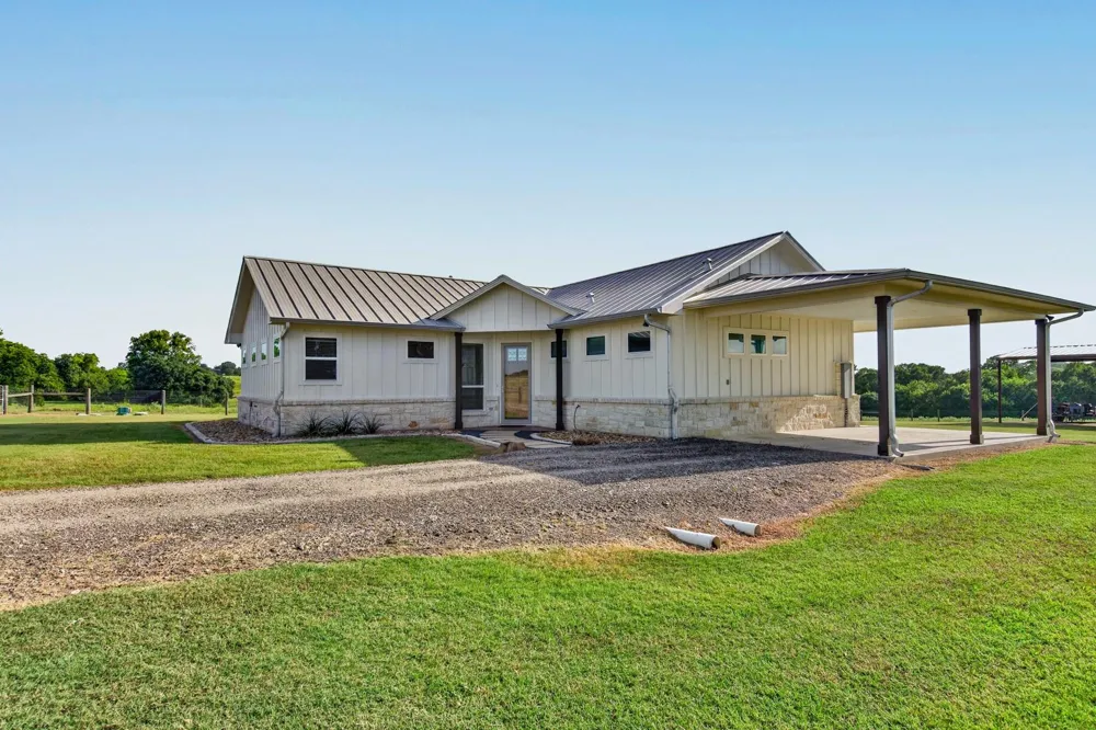 8437 Tottenham Road Chappell Hill, TX 77426