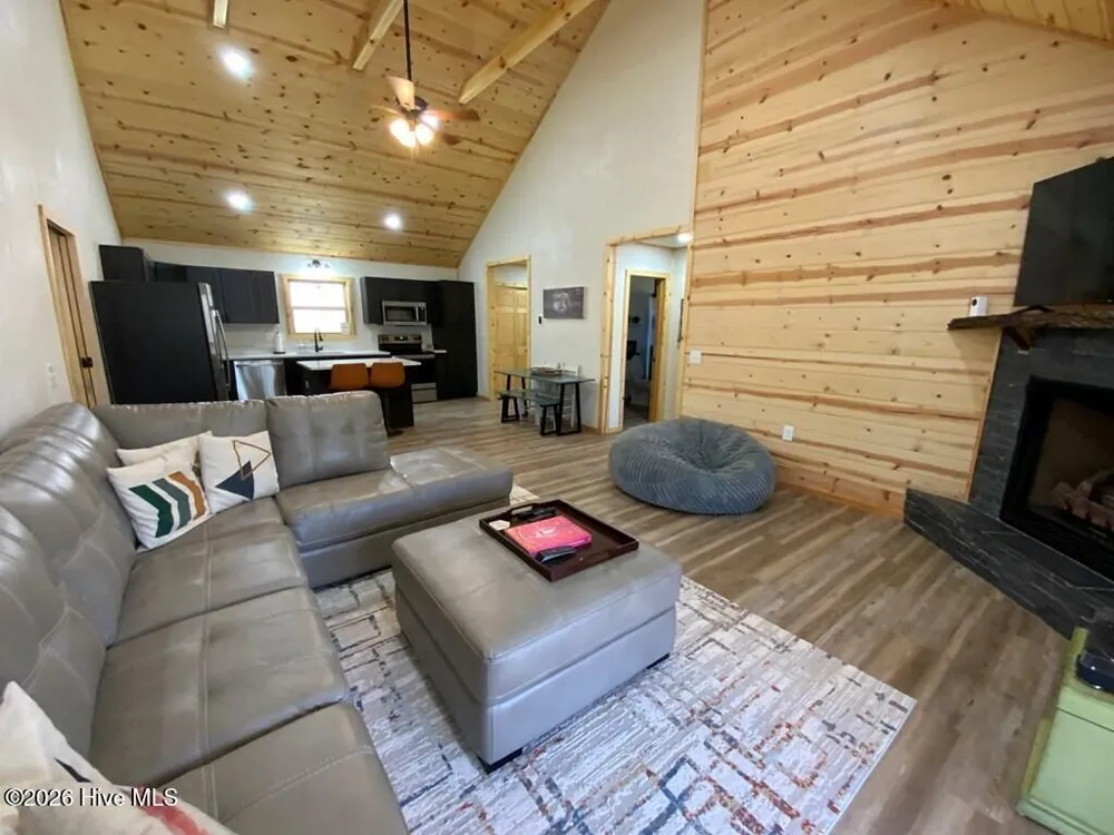 28 Copper Fox Corner Murphy, NC 28906