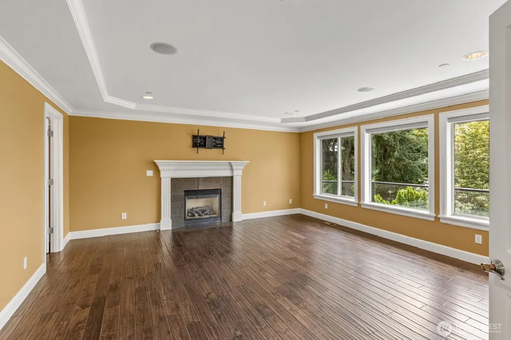 27145 11th Place S Des Moines, WA 98198