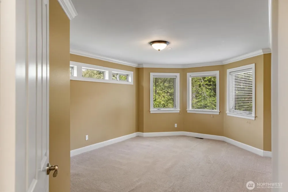 27145 11th Place S Des Moines, WA 98198