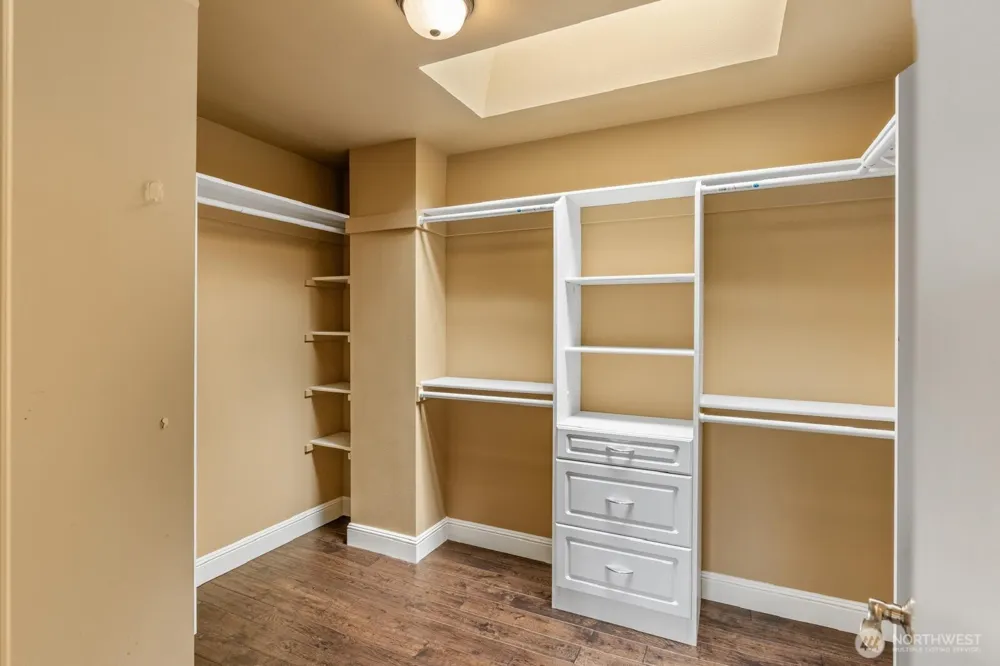 27145 11th Place S Des Moines, WA 98198