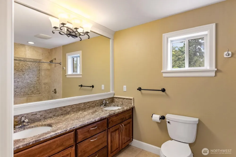 27145 11th Place S Des Moines, WA 98198