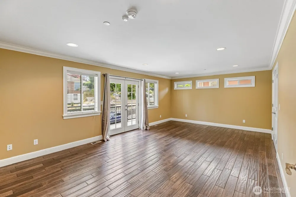 27145 11th Place S Des Moines, WA 98198