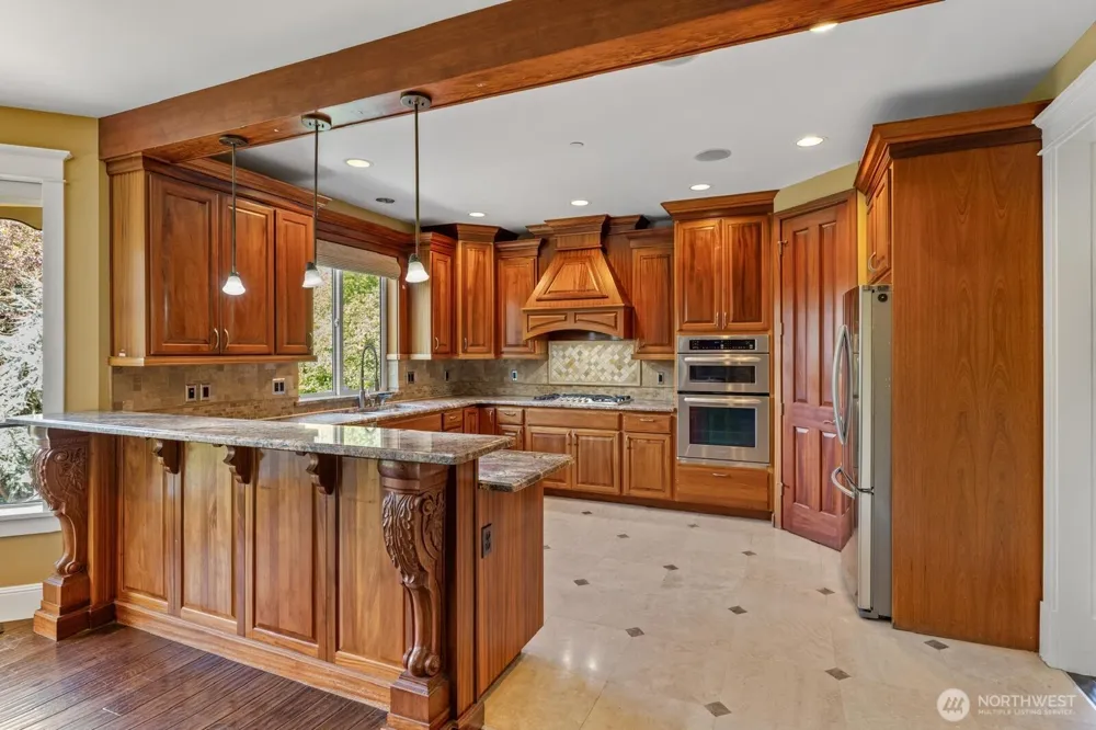 27145 11th Place S Des Moines, WA 98198
