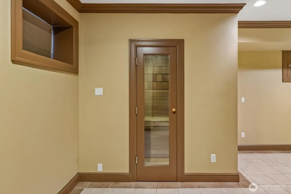 27145 11th Place S Des Moines, WA 98198