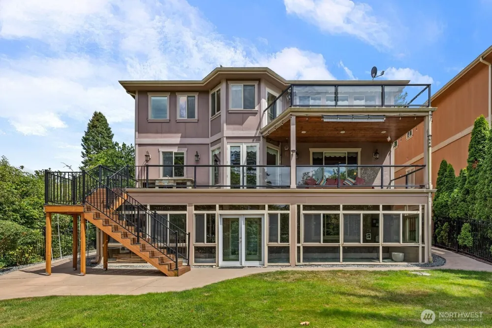 27145 11th Place S Des Moines, WA 98198