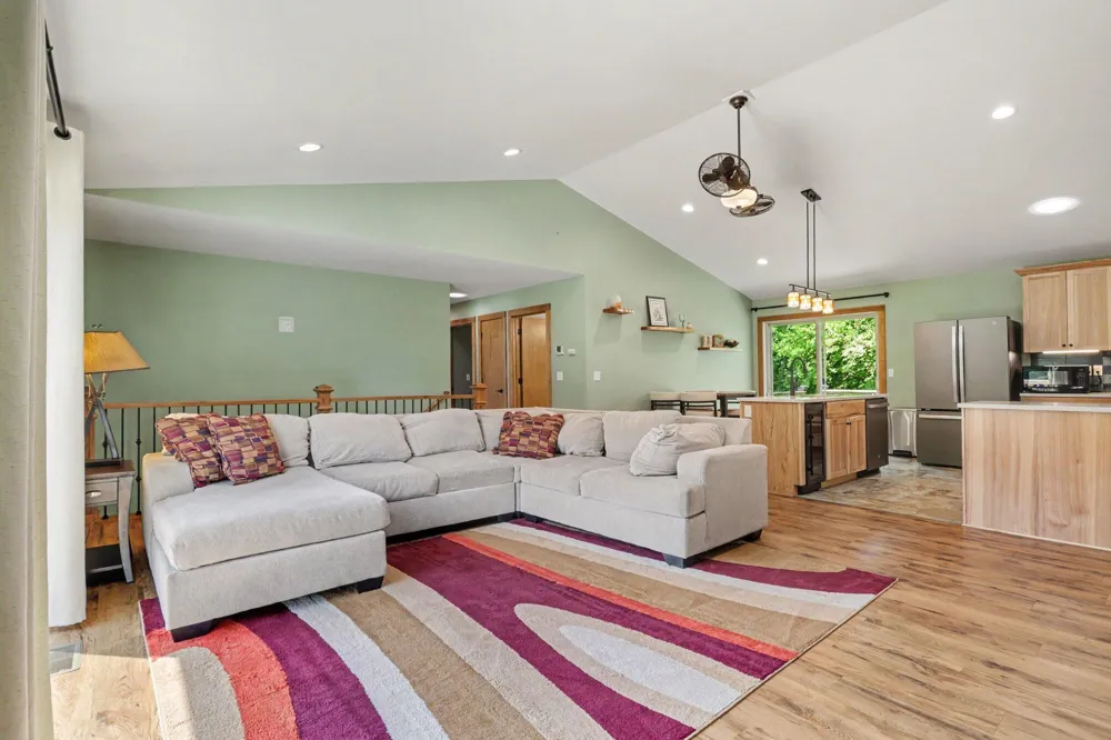 10064 Love Road Bellevue, MI 49021