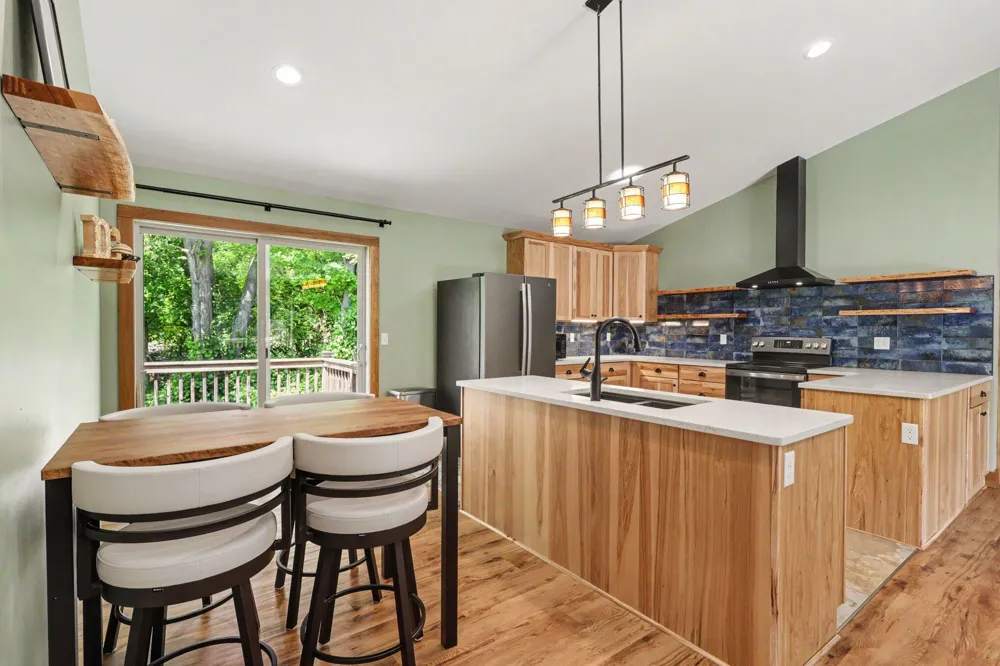 10064 Love Road Bellevue, MI 49021