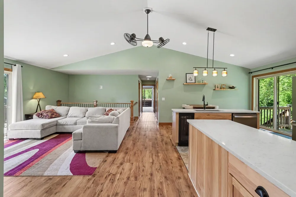 10064 Love Road Bellevue, MI 49021
