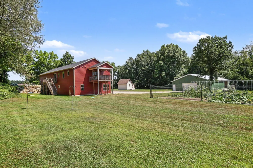 10064 Love Road Bellevue, MI 49021