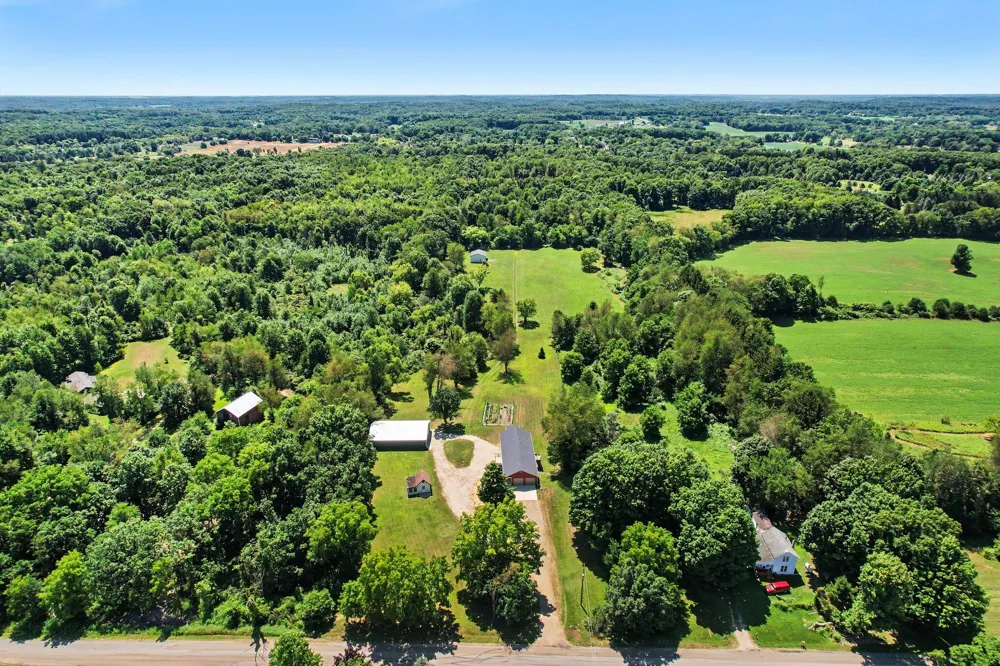 10064 Love Road Bellevue, MI 49021
