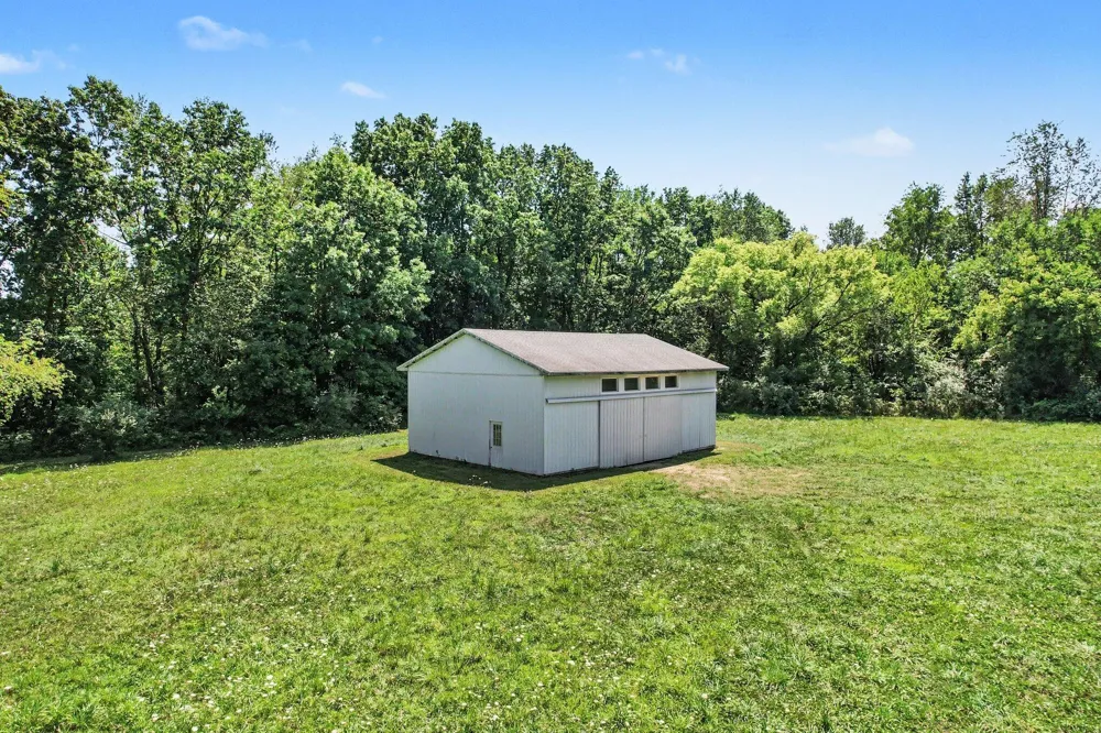 10064 Love Road Bellevue, MI 49021