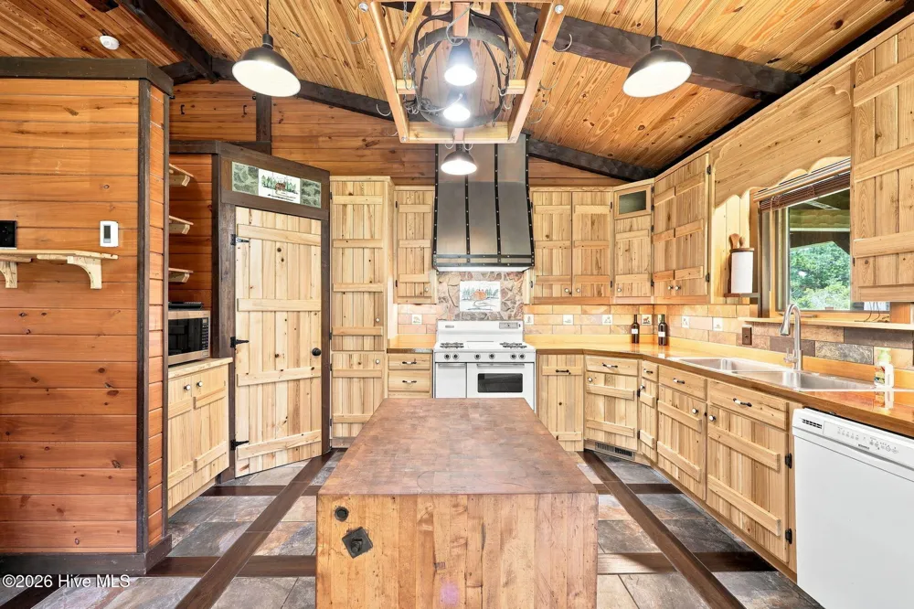 5103 Hillmon Grove Road Cameron, NC 28326