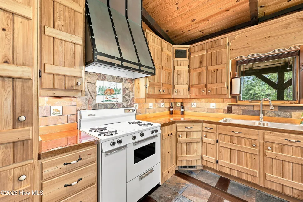 5103 Hillmon Grove Road Cameron, NC 28326