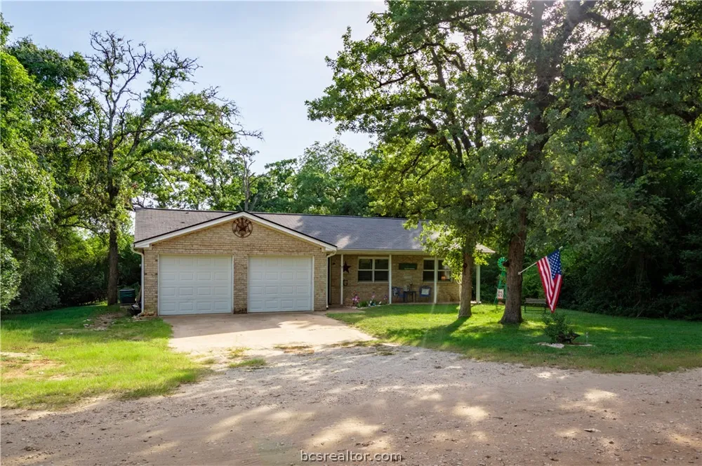9 Valley View Hilltop Lakes, TX 77871