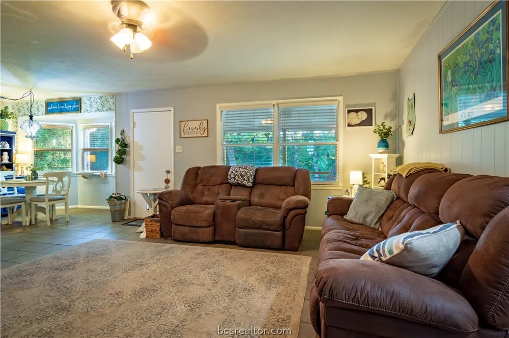 9 Valley View Hilltop Lakes, TX 77871