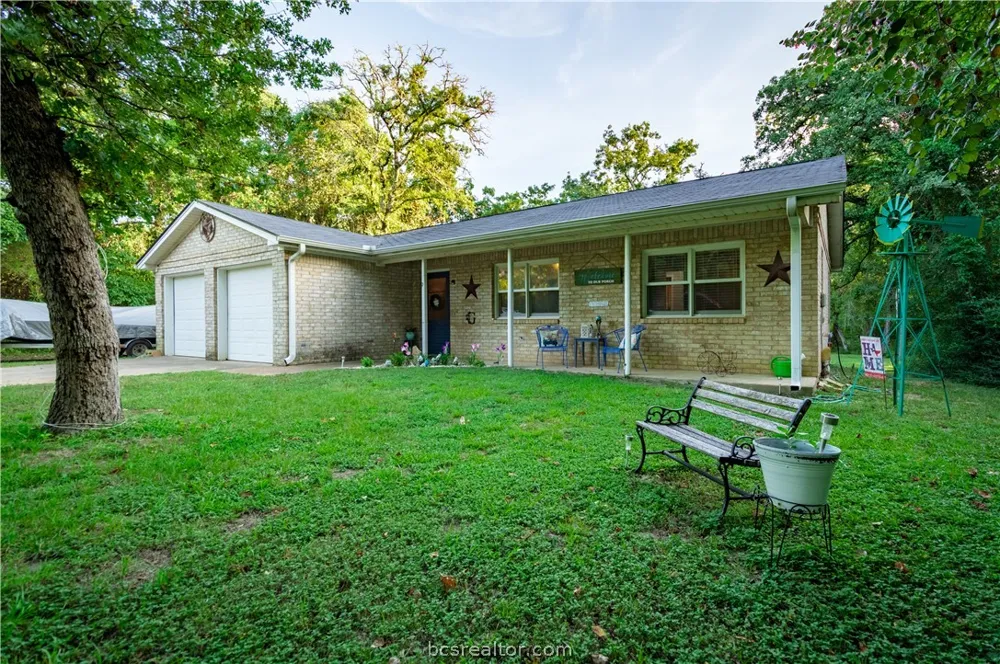9 Valley View Hilltop Lakes, TX 77871