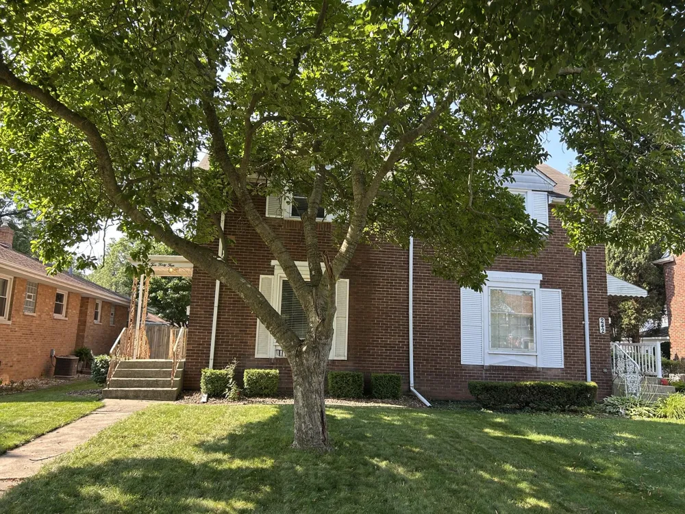 244 Broadmoor Avenue Munster, IN 46321
