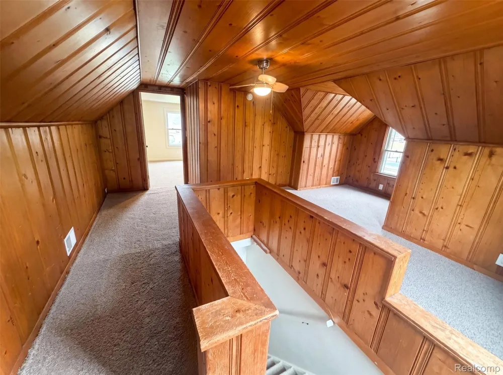 17590 Eastland Street Roseville City, MI 48066
