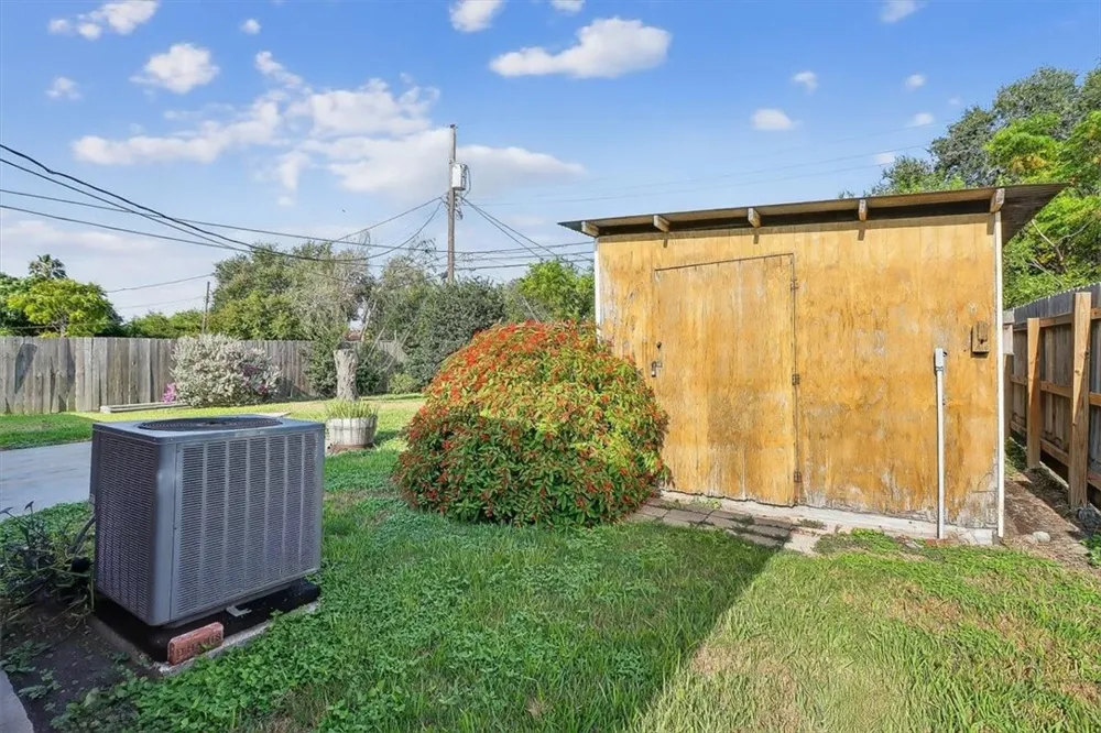 4637 Calvin Drive Corpus Christi, TX 78411