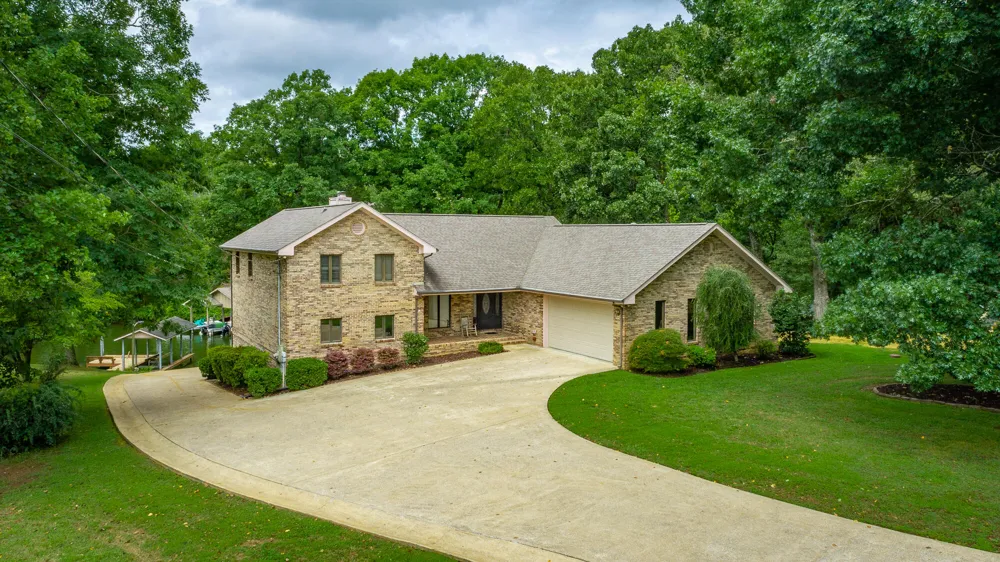 12003 Oak Cove Lane Soddy Daisy, TN 37379