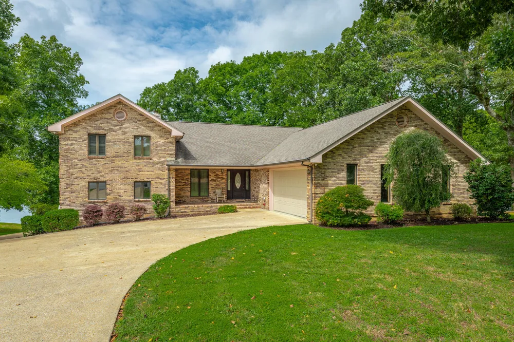 12003 Oak Cove Lane Soddy Daisy, TN 37379