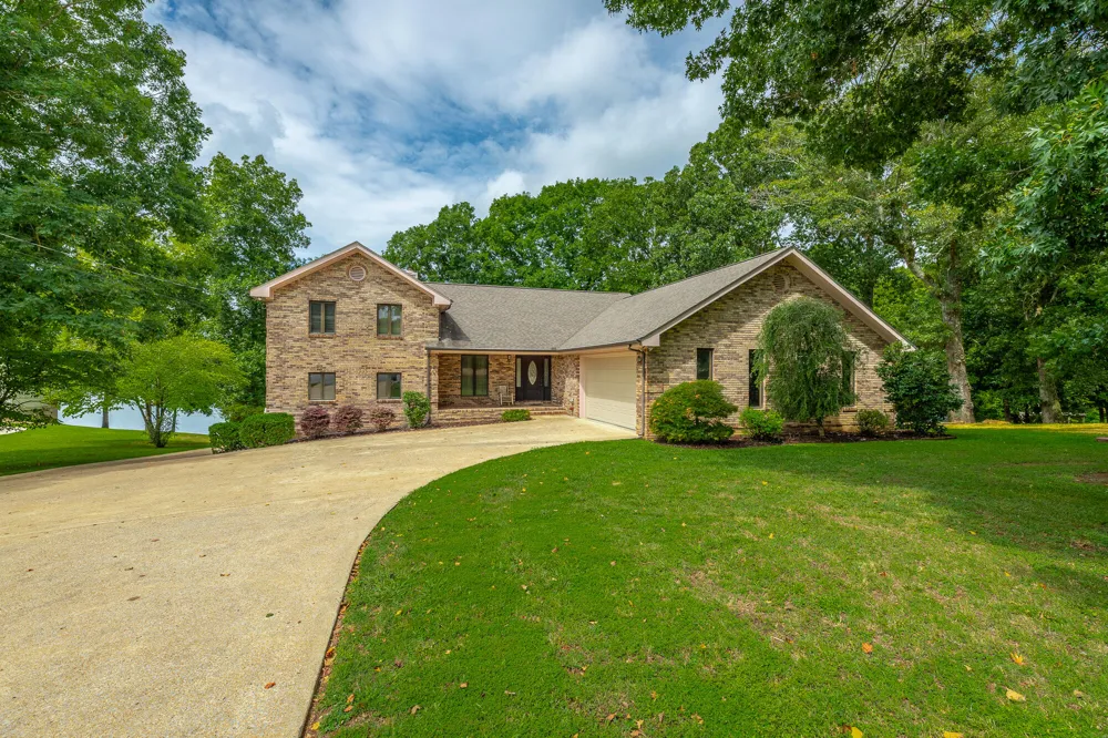 12003 Oak Cove Lane Soddy Daisy, TN 37379