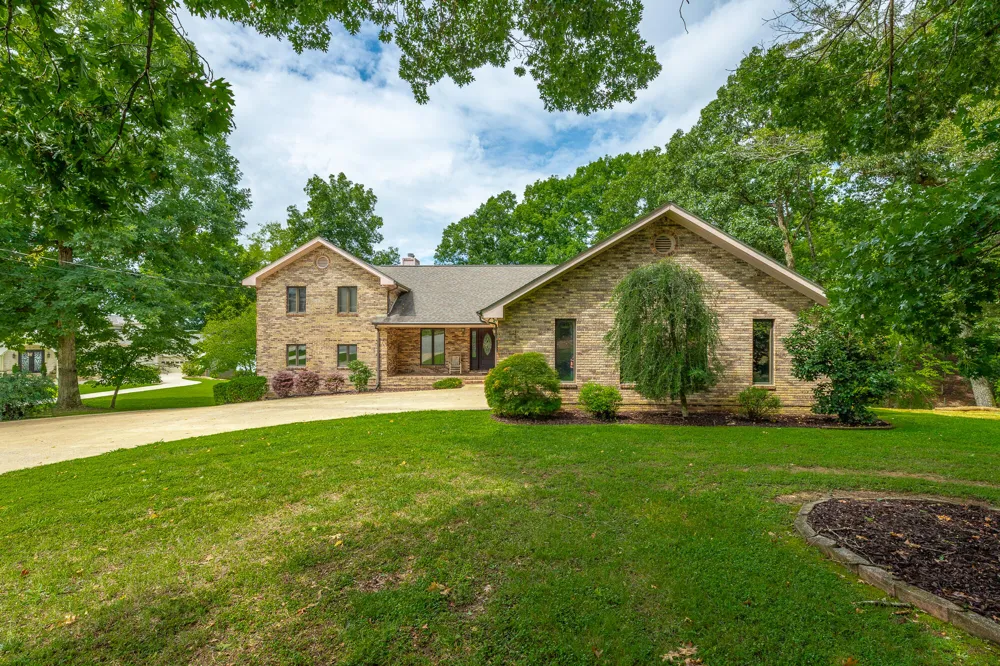 12003 Oak Cove Lane Soddy Daisy, TN 37379