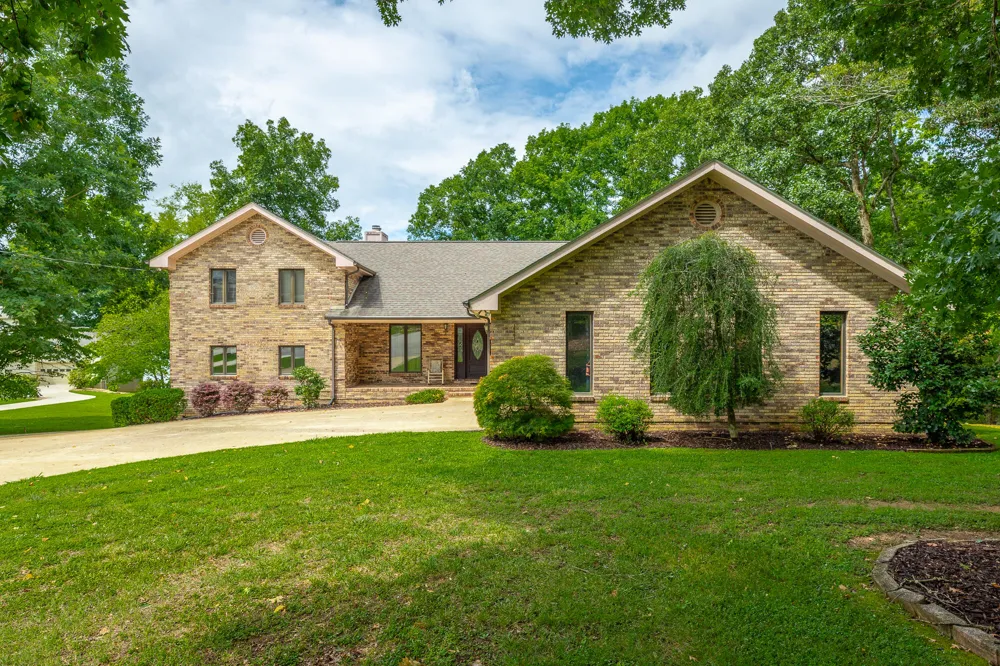 12003 Oak Cove Lane Soddy Daisy, TN 37379