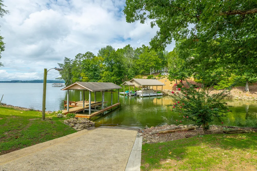 12003 Oak Cove Lane Soddy Daisy, TN 37379