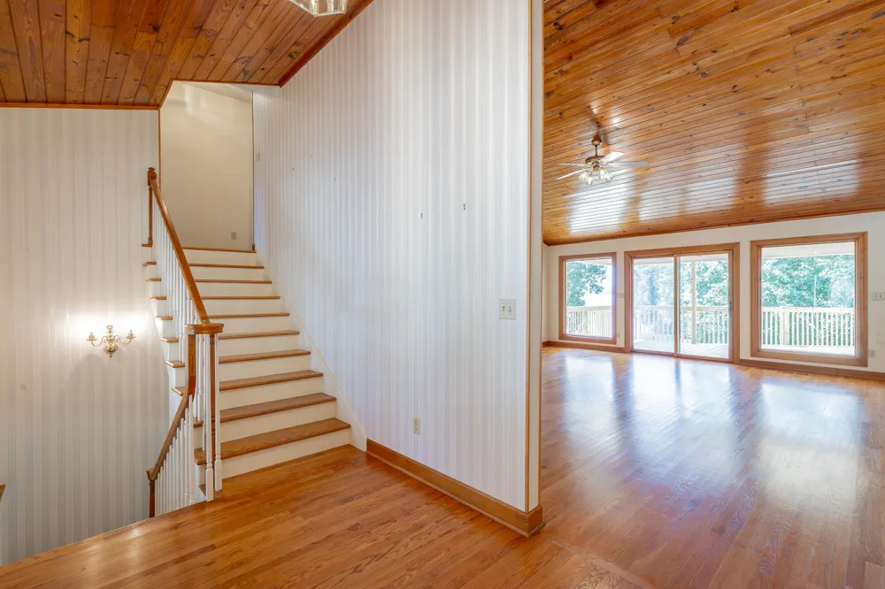 12003 Oak Cove Lane Soddy Daisy, TN 37379