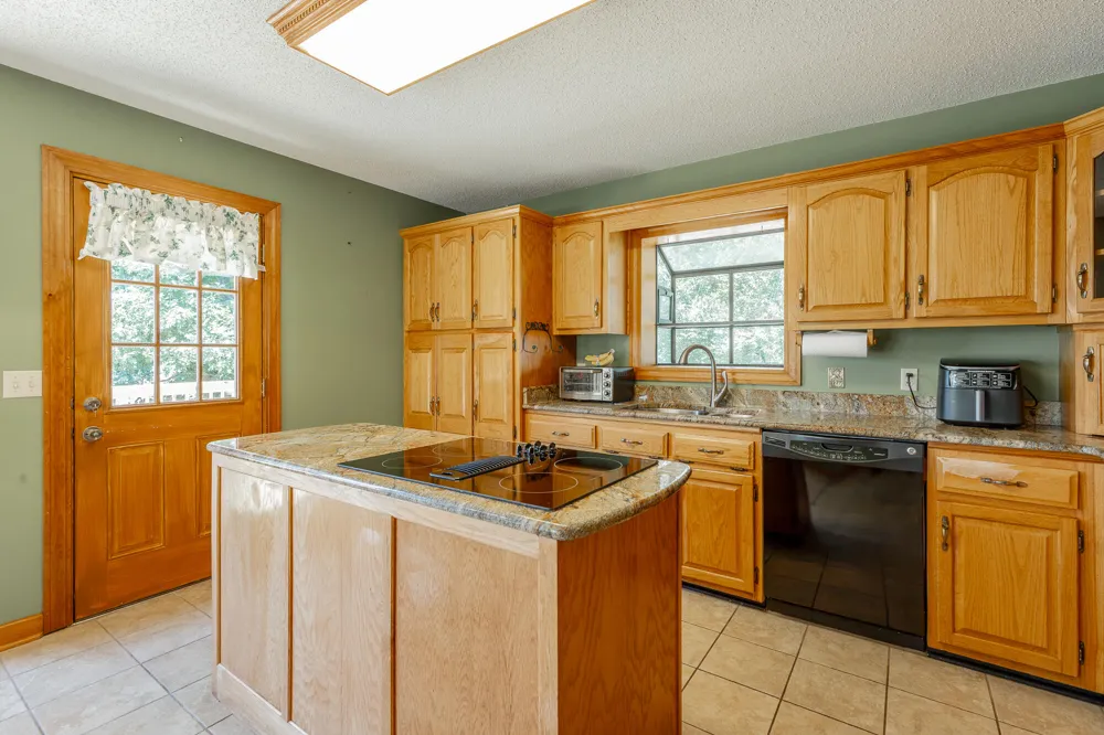 12003 Oak Cove Lane Soddy Daisy, TN 37379
