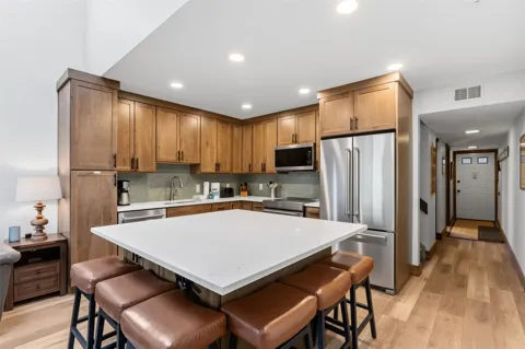 855 S 5th Avenue #376