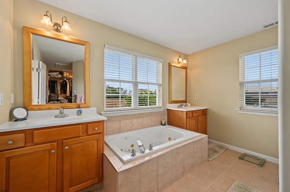 231 S 10th St Brigantine, NJ 08203
