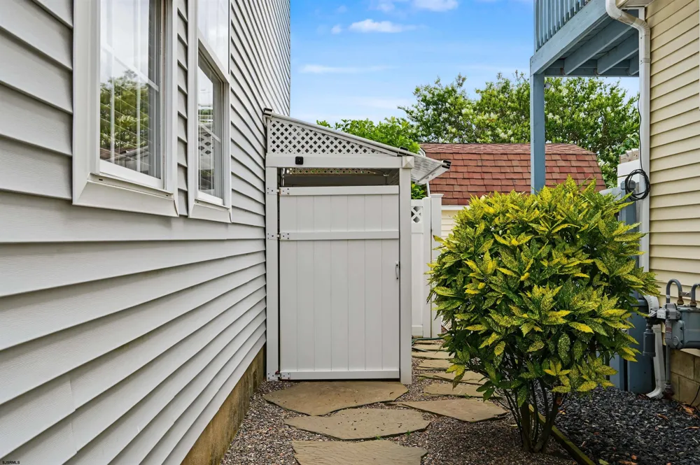 231 S 10th St Brigantine, NJ 08203